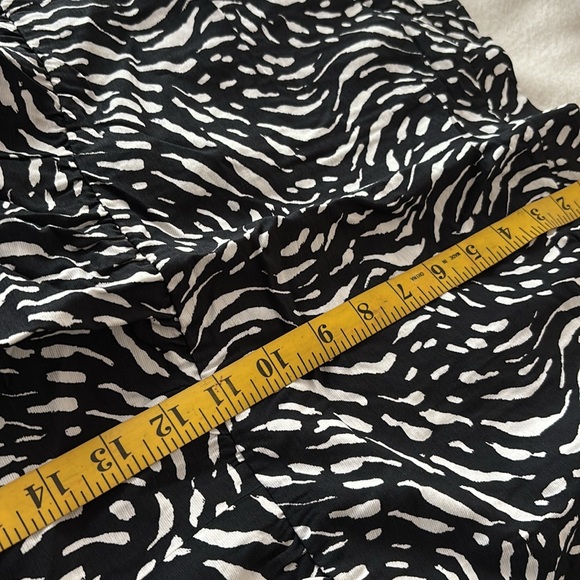 Nine West skirt, black and white Animal print, size Large maxi - Picture 7 of 10